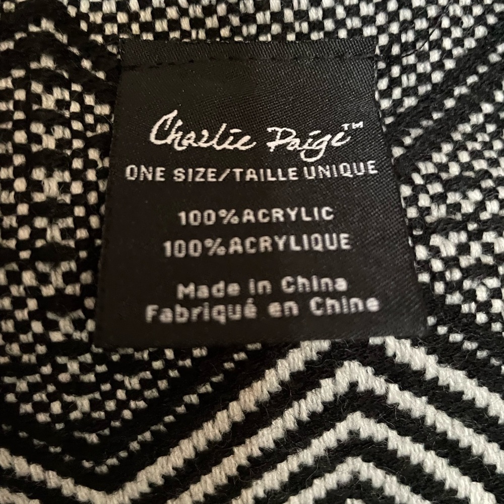 Cardigan Cape, One Size - Picture 3 of 3